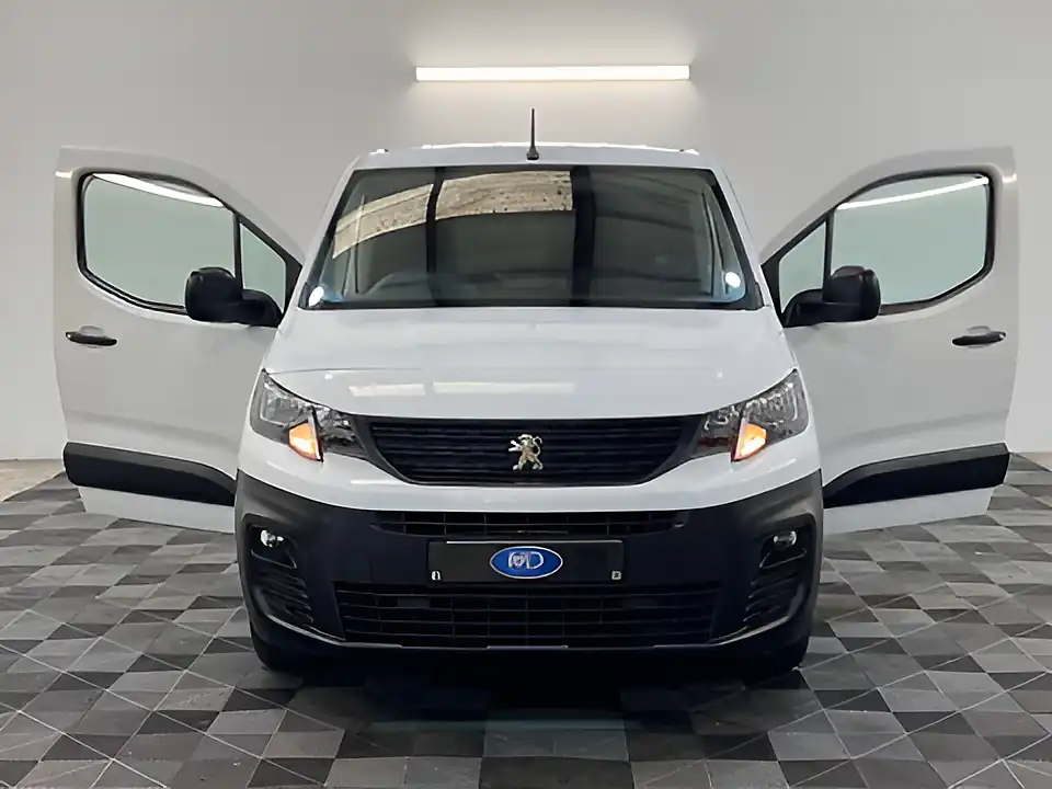 Used 2026 Peugeot Partner Professional L2 White - Interior and Exterior details 14