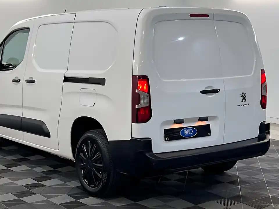 Used 2026 Peugeot Partner Professional L2 White - Interior and Exterior details 17