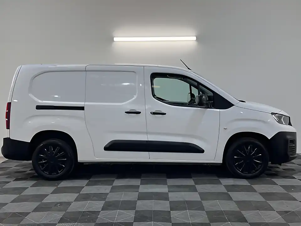 Used 2026 Peugeot Partner Professional L2 White - Interior and Exterior details 2