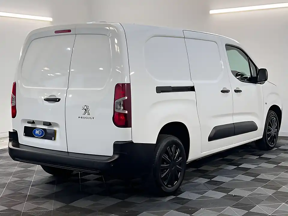 Used 2026 Peugeot Partner Professional L2 White - Interior and Exterior details 3