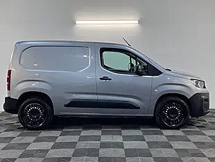 Used 2026 Peugeot Partner Professional Premium+ Cumulus Grey - Interior and Exterior details 2