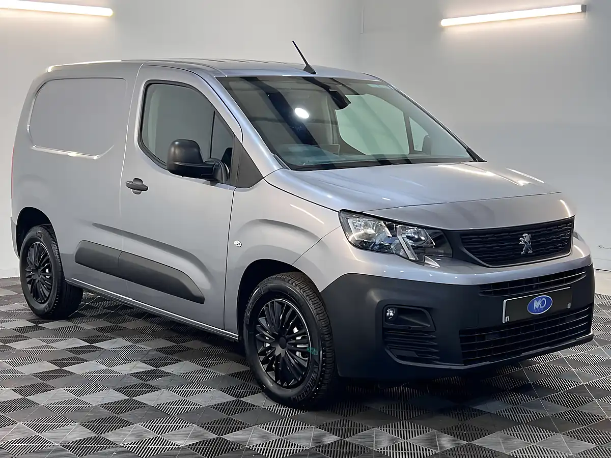 Used 2026 Peugeot Partner Professional Premium+ Cumulus Grey - Interior and Exterior details 20