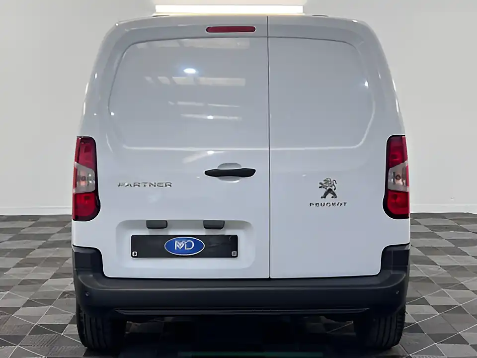 Used 2026 Peugeot Partner Professional Premium+ Ice White - Interior and Exterior details 5