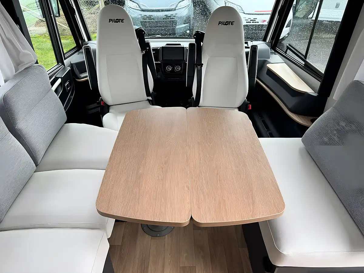 Used 2026 Pilote a-Class End Bedroom - Interior and Exterior details 18