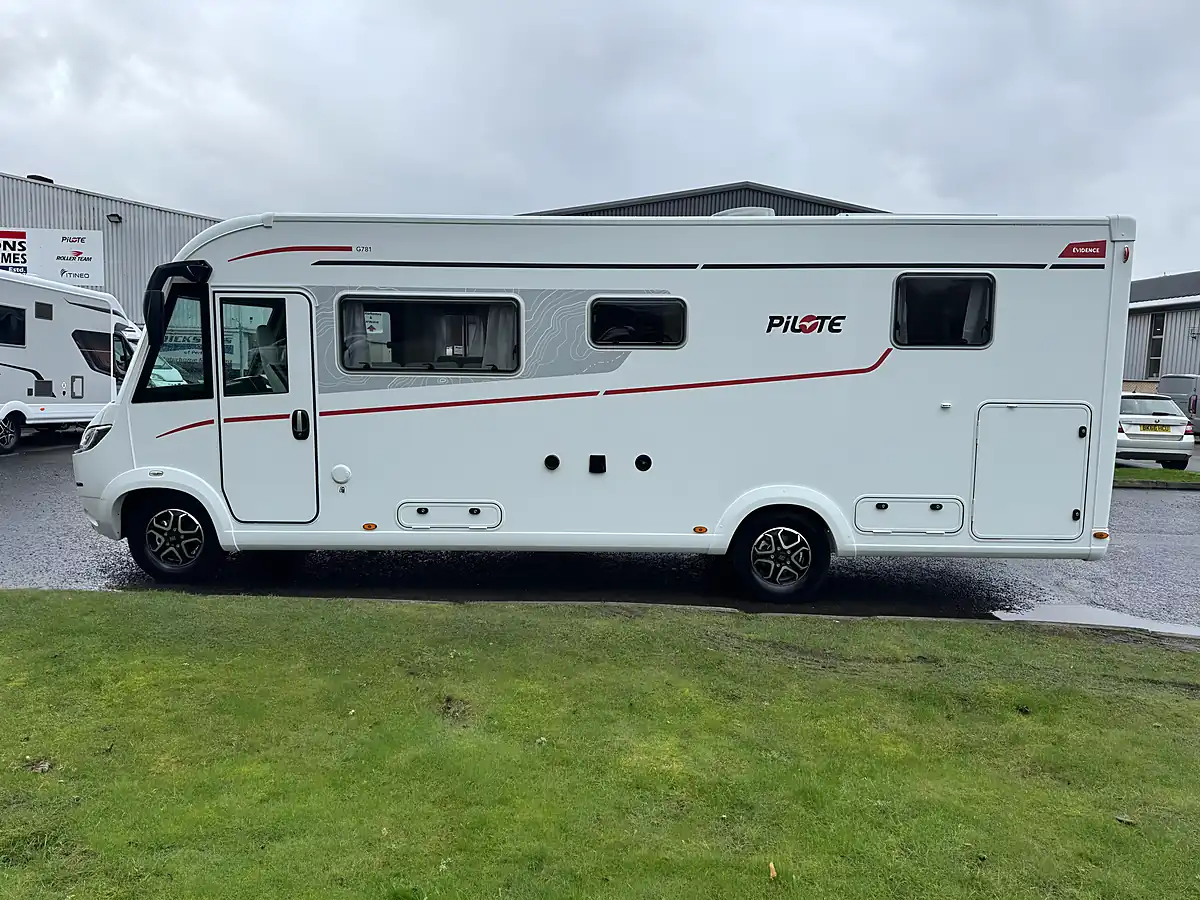 Used 2026 Pilote a-Class End Bedroom - Interior and Exterior details 4