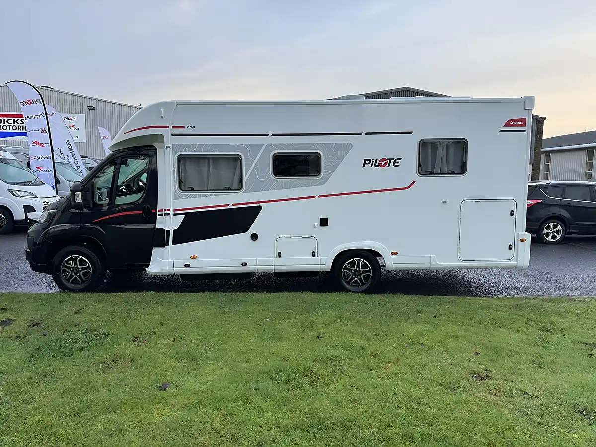 Used 2026 Pilote P740FC Evidence - Interior and Exterior details 4