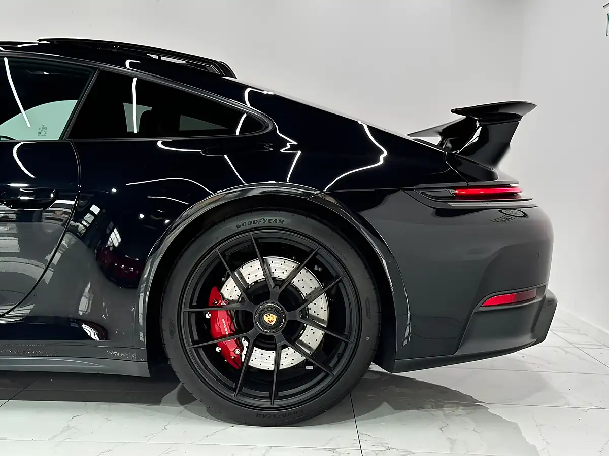Used 2026 Porsche 911 Carrera Gts Black - Interior and Exterior details 16