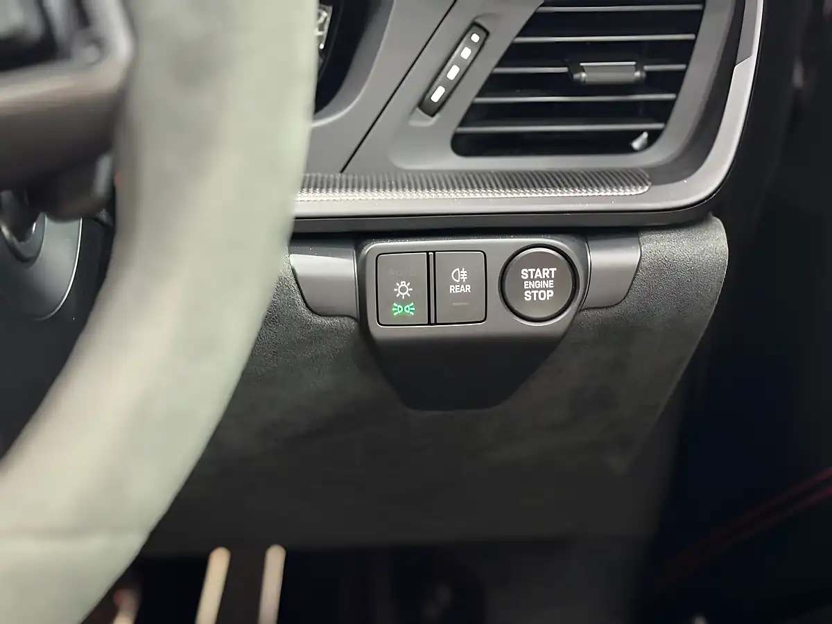 Used 2026 Porsche 911 Carrera Gts Black - Interior and Exterior details 18