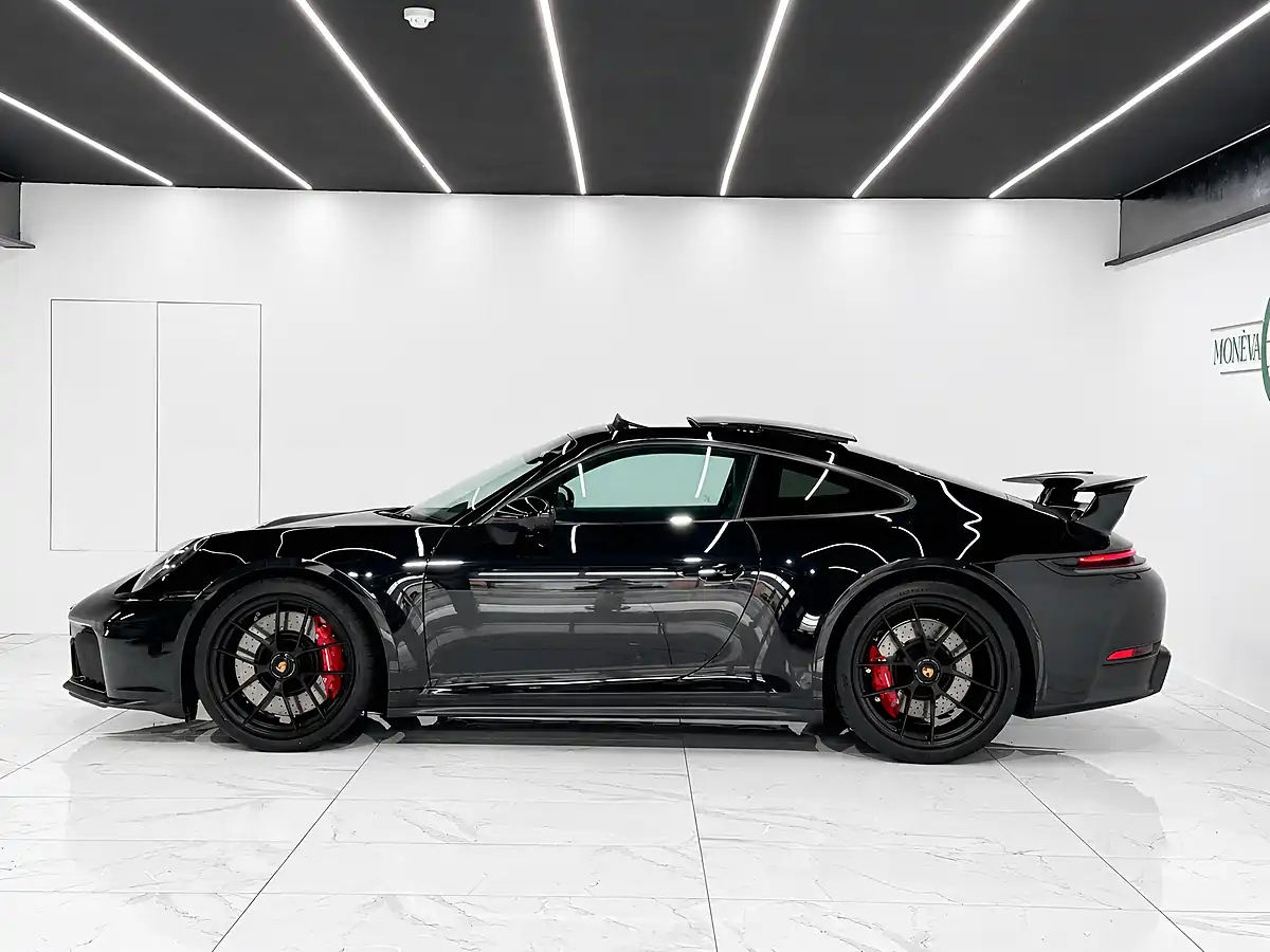 Used 2026 Porsche 911 Carrera Gts Black - Interior and Exterior details 3