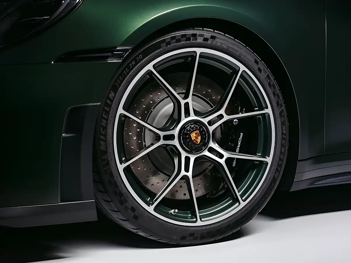 Used 2026 Porsche 911 GT3 Earls Court 51 Edition Earls Court Green - Interior and Exterior details 17