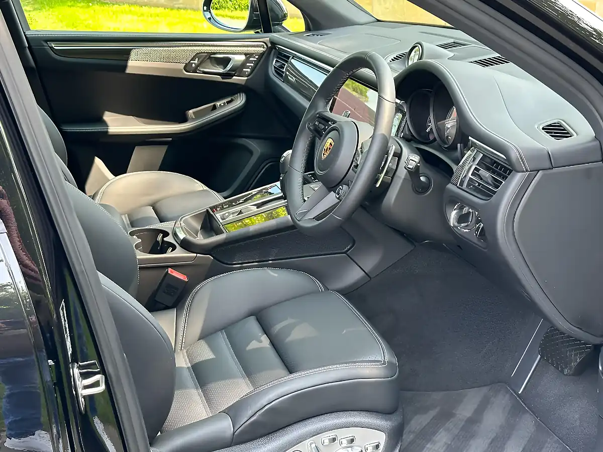Used 2026 Porsche Macan Gts Jet Black - Interior and Exterior details 10