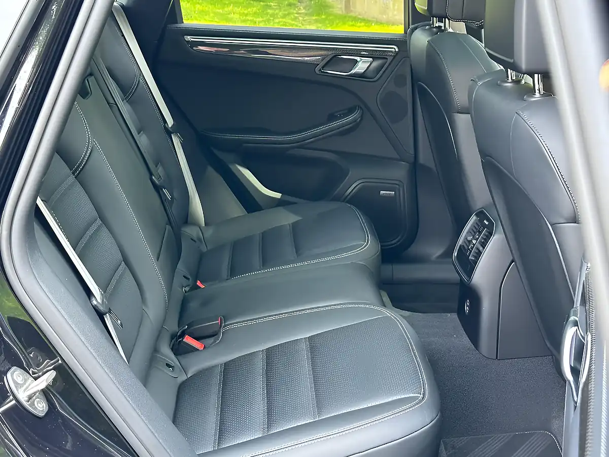 Used 2026 Porsche Macan Gts Jet Black - Interior and Exterior details 13