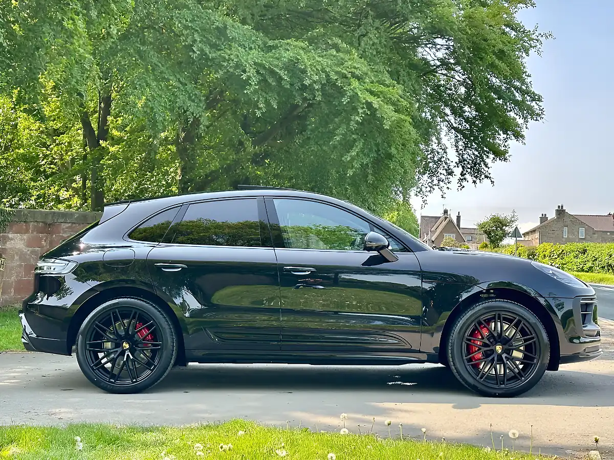 Used 2026 Porsche Macan Gts Jet Black - Interior and Exterior details 3
