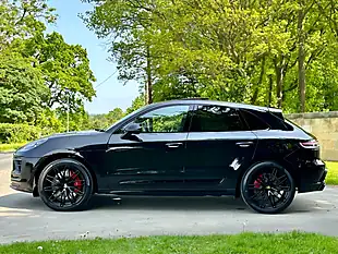 Used 2026 Porsche Macan Gts Jet Black - Interior and Exterior details 4