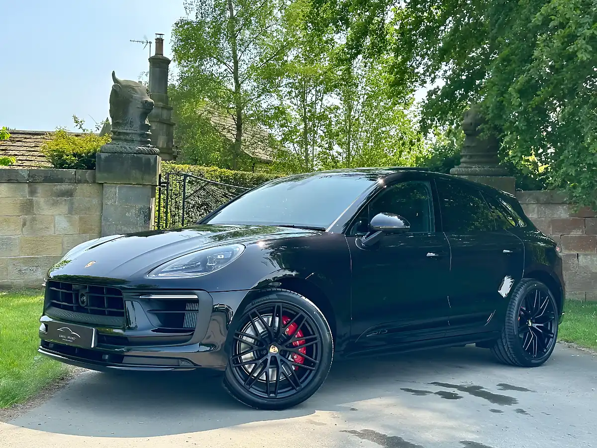 Used 2026 Porsche Macan Gts Jet Black - Interior and Exterior details 6