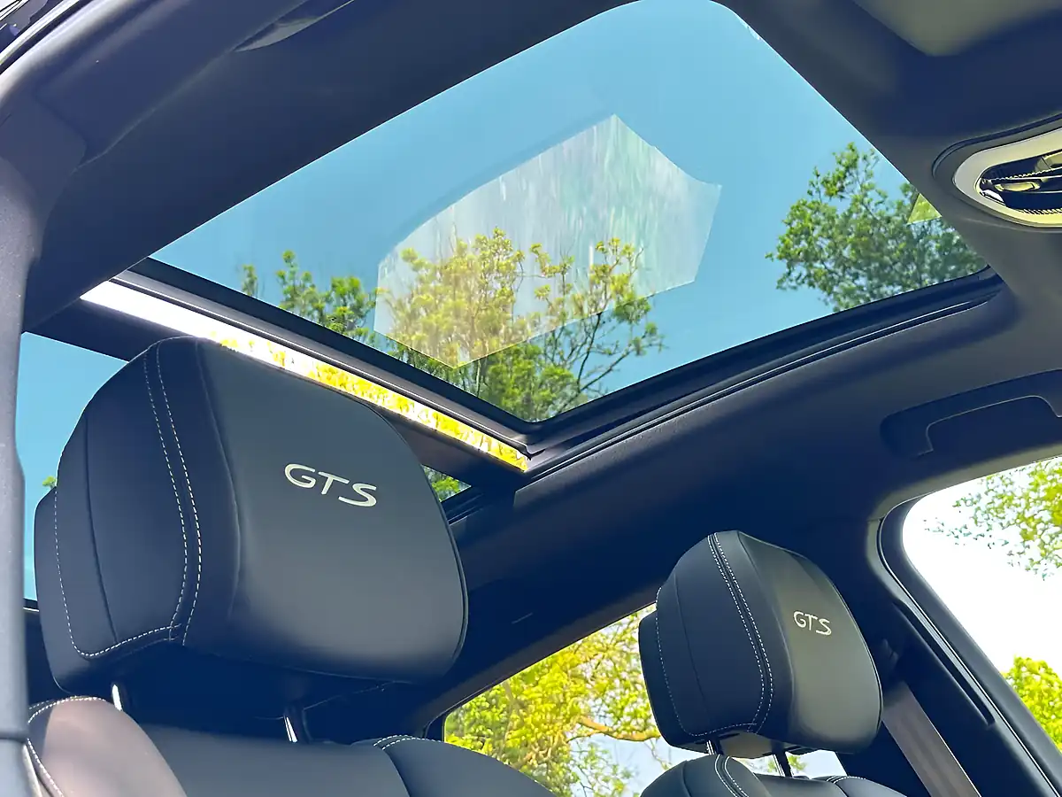 Used 2026 Porsche Macan Gts Jet Black - Interior and Exterior details 8