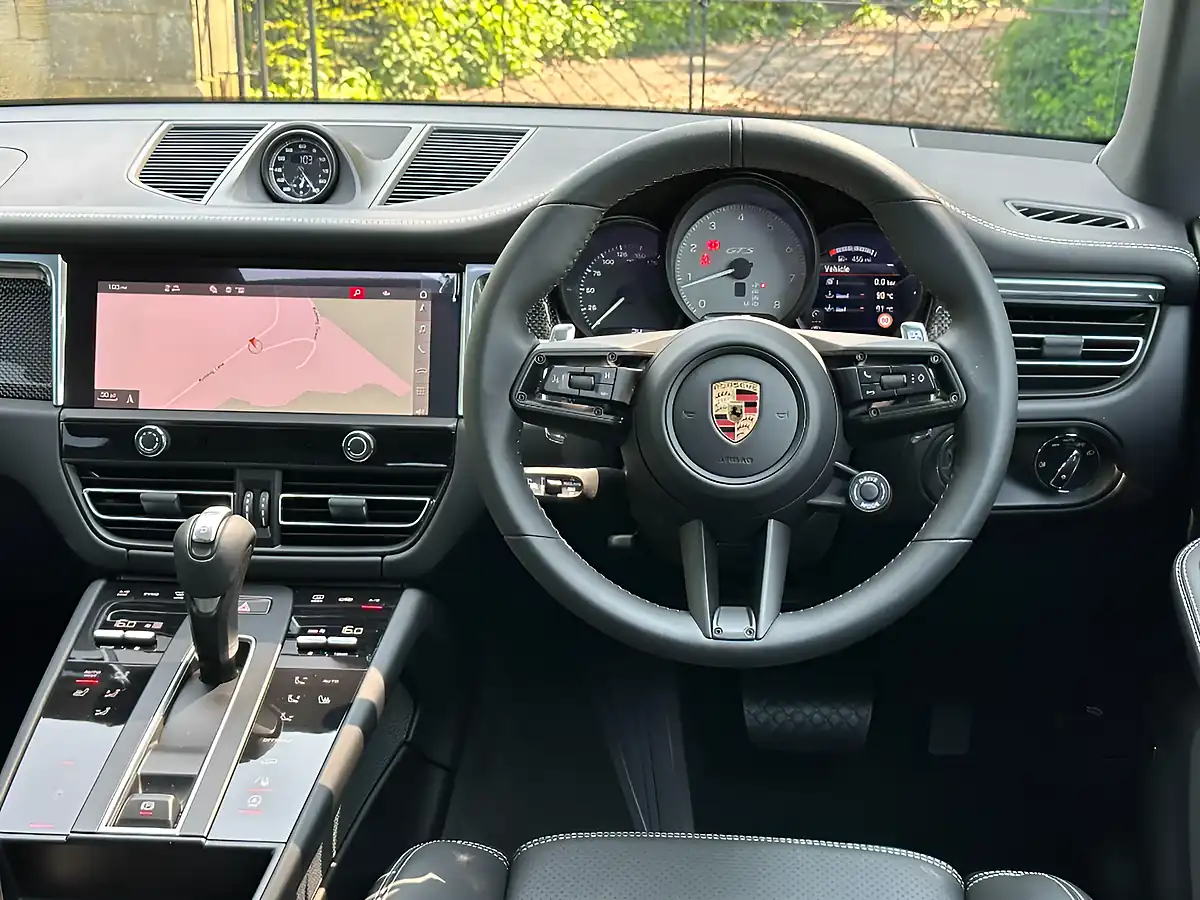 Used 2026 Porsche Macan Gts Jet Black - Interior and Exterior details 9