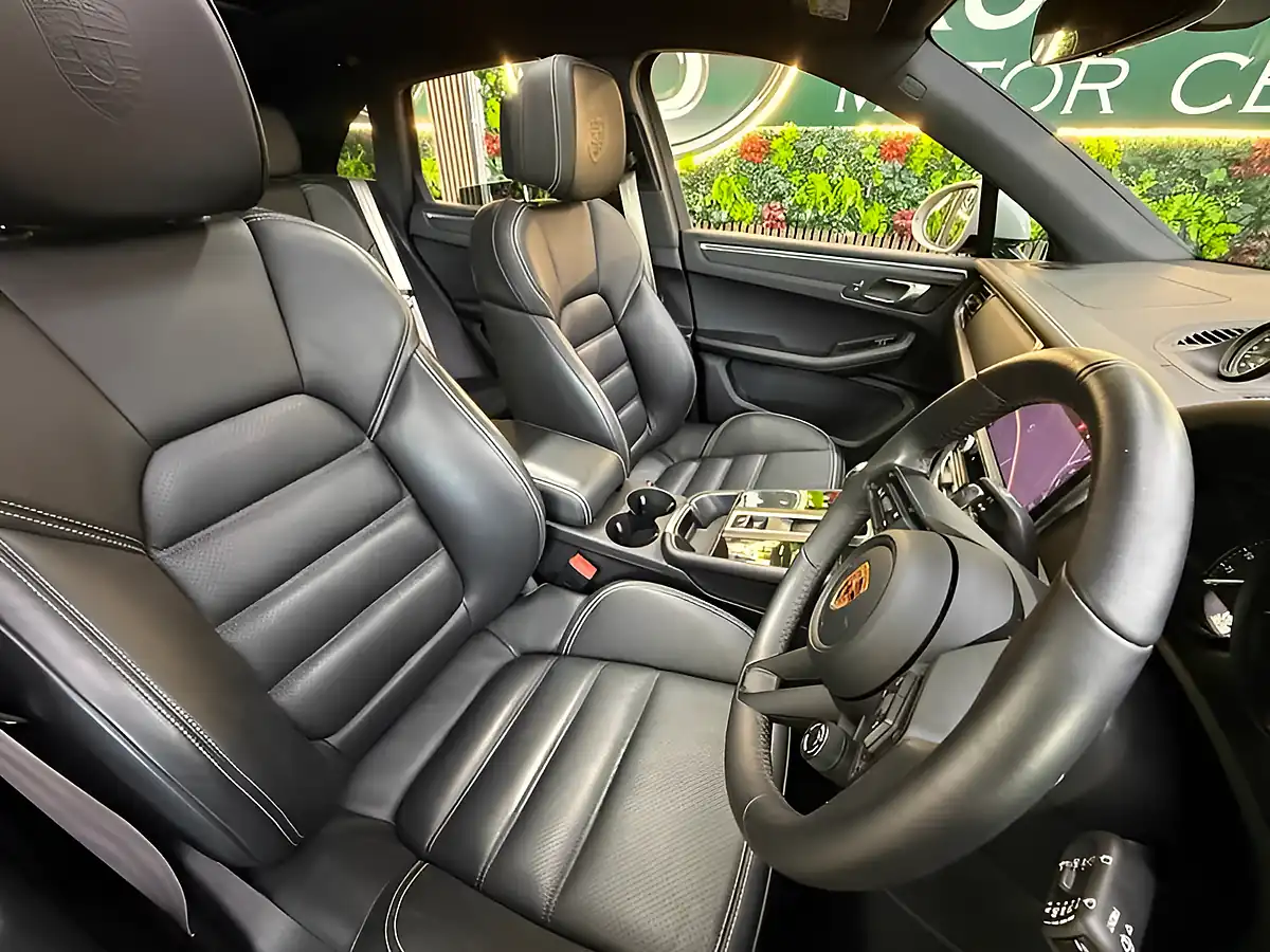 Used 2026 Porsche Macan T Grey - Interior and Exterior details 12