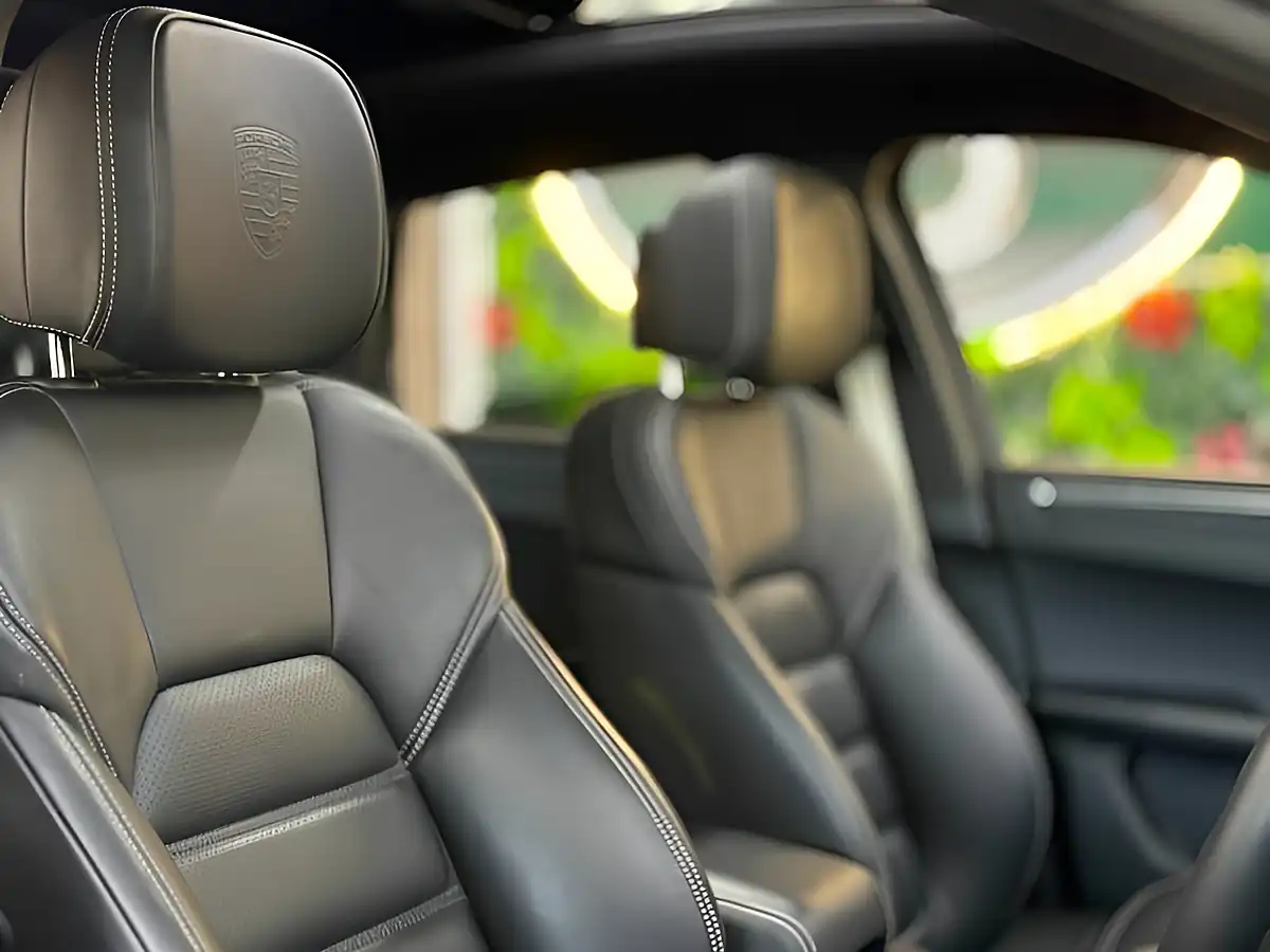 Used 2026 Porsche Macan T Grey - Interior and Exterior details 16