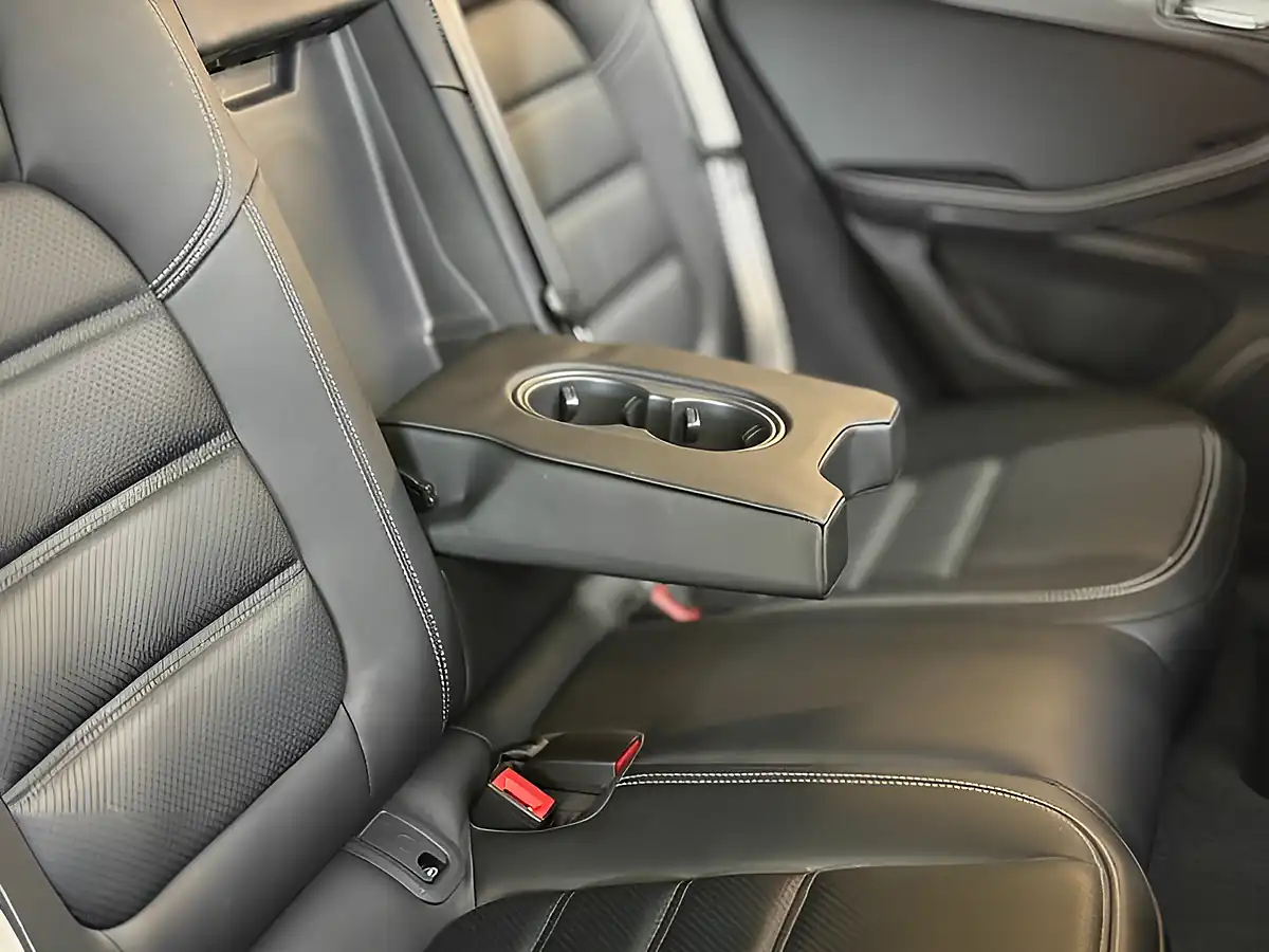Used 2026 Porsche Macan T Grey - Interior and Exterior details 17