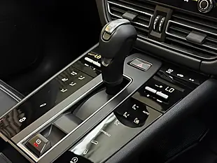 Used 2026 Porsche Macan T [top Sepc Macan] Grey - Interior and Exterior details 10