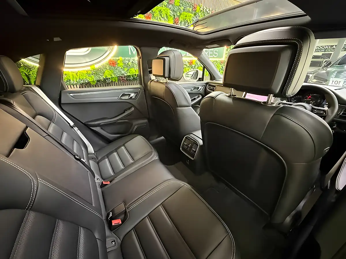 Used 2026 Porsche Macan T [top Sepc Macan] Grey - Interior and Exterior details 13