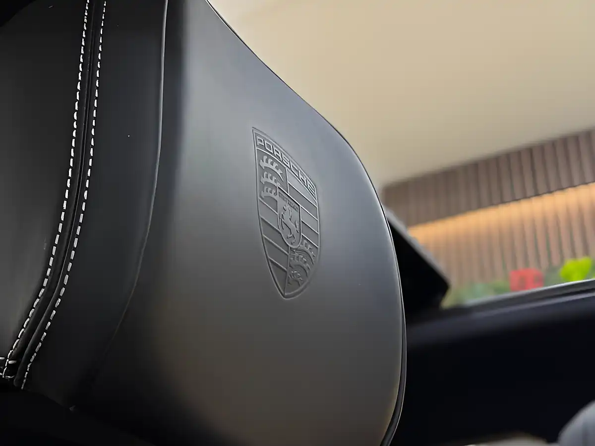 Used 2026 Porsche Macan T [top Sepc Macan] Grey - Interior and Exterior details 16