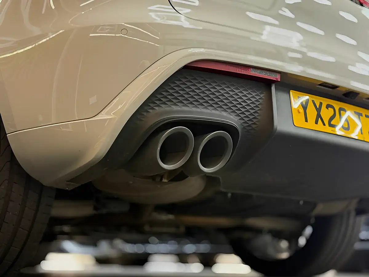 Used 2026 Porsche Macan T [top Sepc Macan] Grey - Interior and Exterior details 18