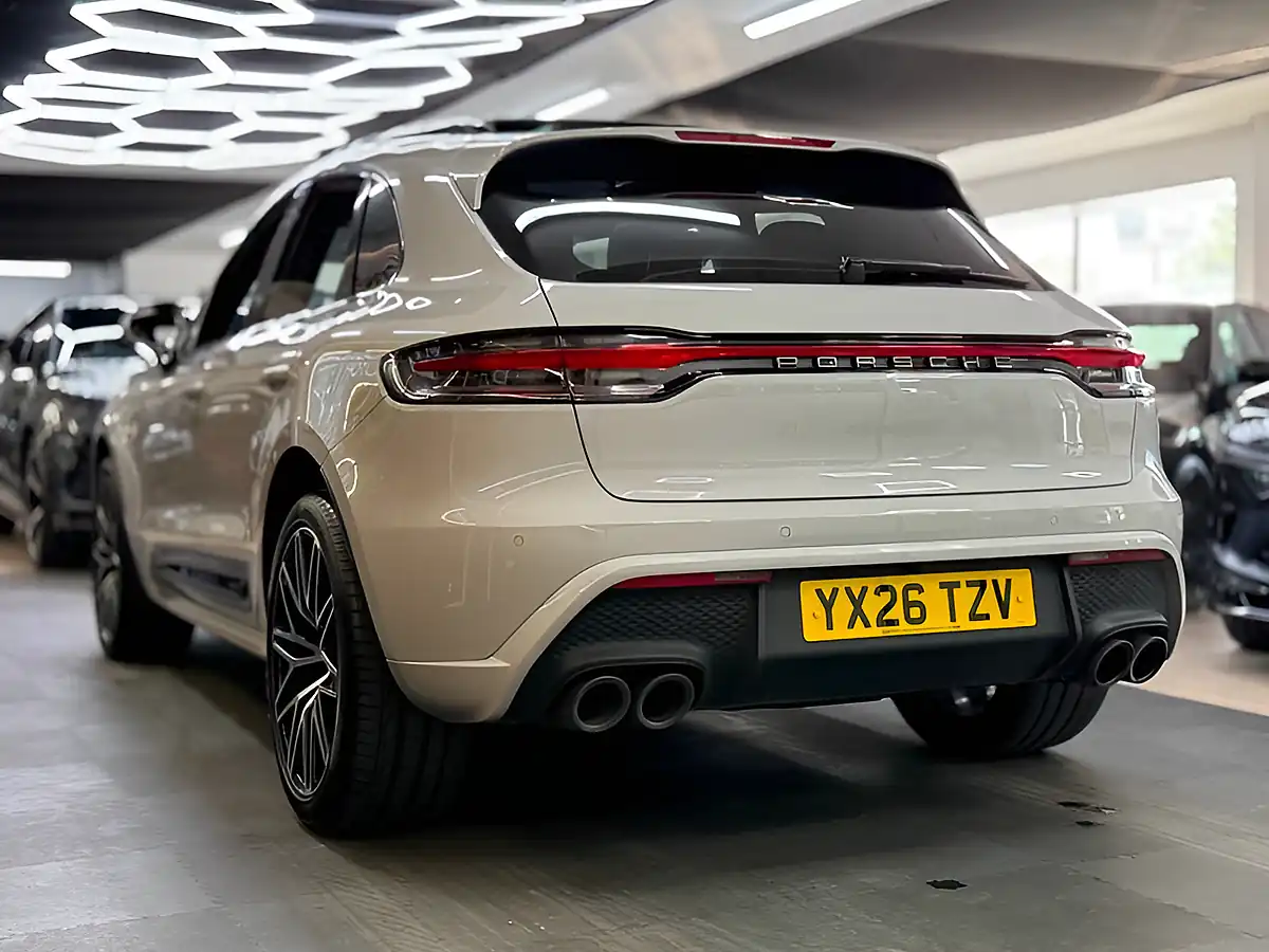 Used 2026 Porsche Macan T [top Sepc Macan] Grey - Interior and Exterior details 3