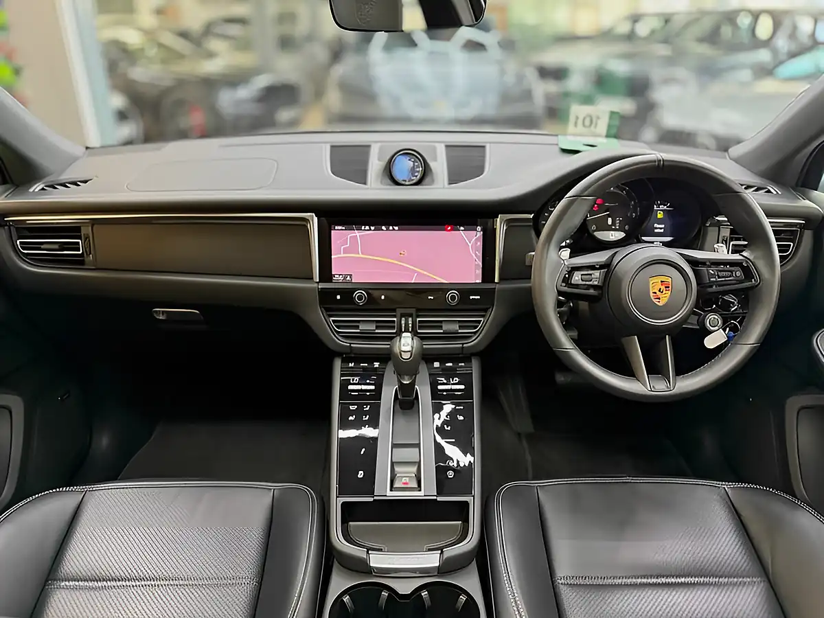 Used 2026 Porsche Macan T [top Sepc Macan] Grey - Interior and Exterior details 5