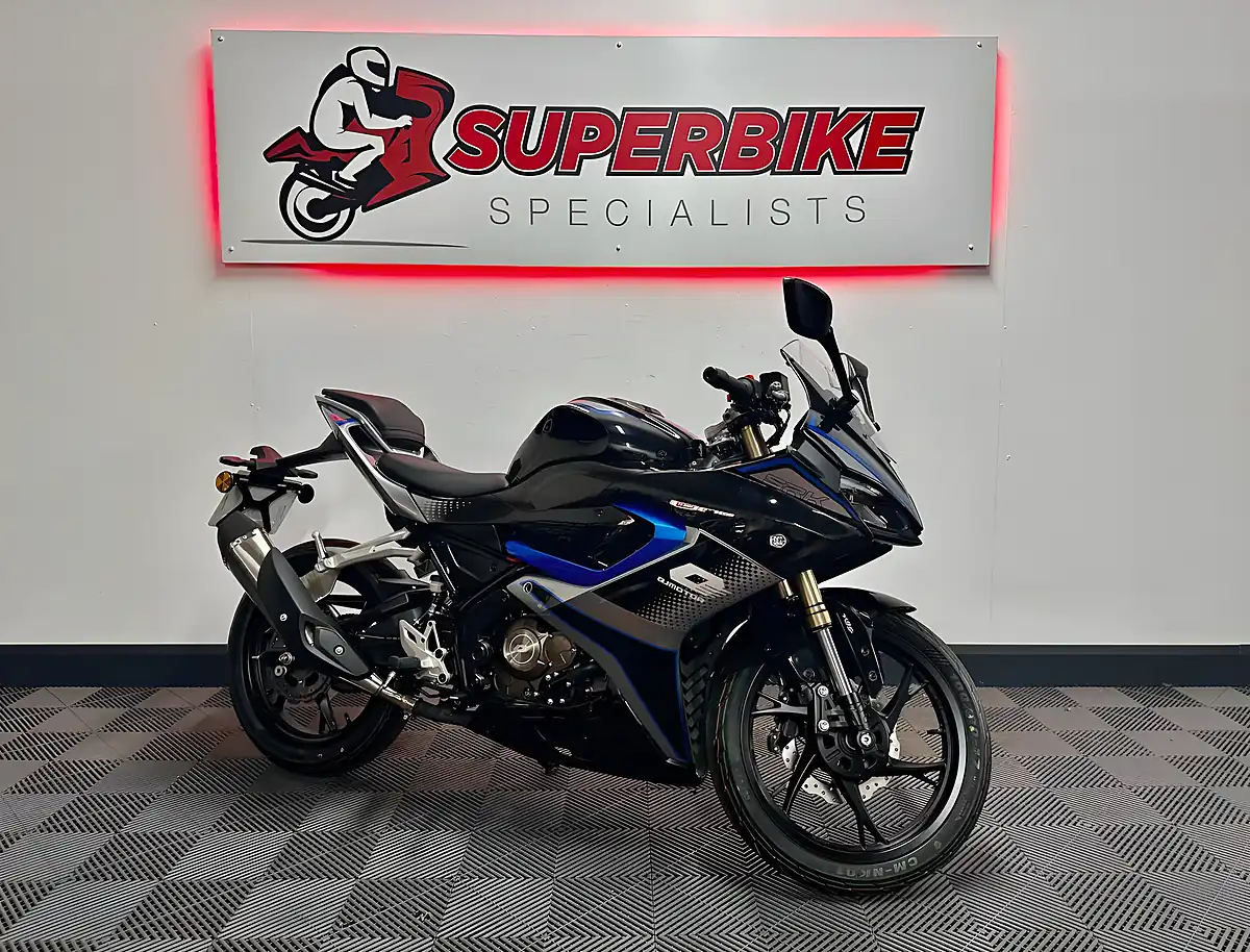 Used 2026 Qjmotor Srk 125 R Super Sports Black - Front View