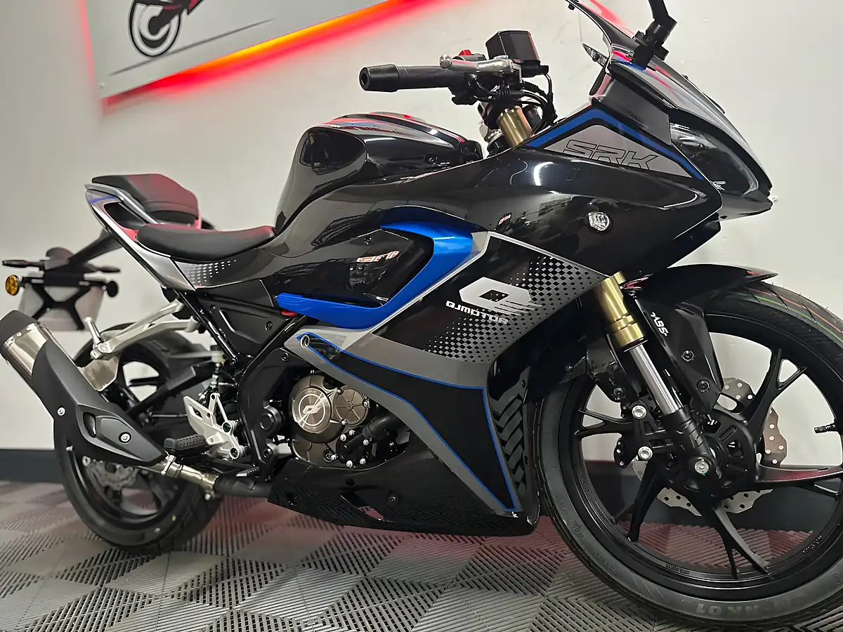 Used 2026 Qjmotor Srk 125 R Super Sports Black - Interior and Exterior details 10