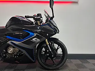 Used 2026 Qjmotor Srk 125 R Super Sports Black - Interior and Exterior details 12