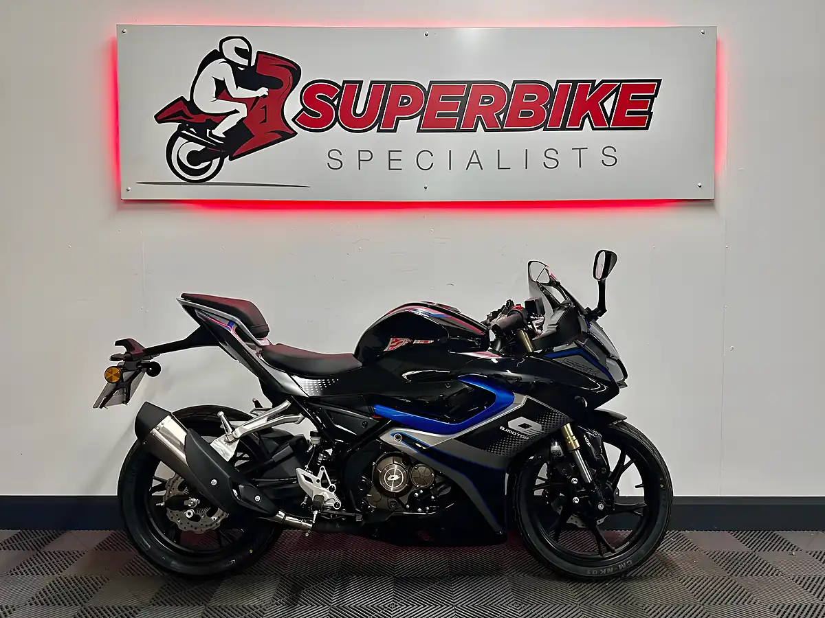Used 2026 Qjmotor Srk 125 R Super Sports Black - Interior and Exterior details 2