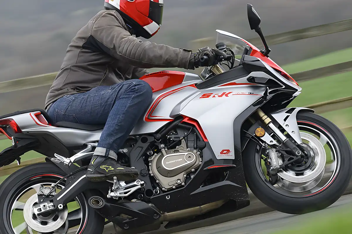 Used 2026 Qjmotor Srk 421 Rr Red/Silver - Interior and Exterior details 12