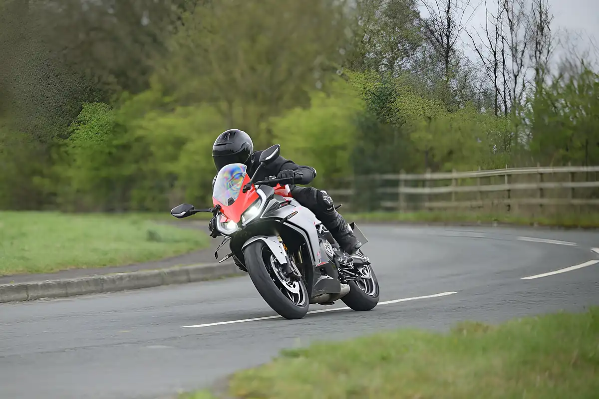 Used 2026 Qjmotor Srk 421 Rr Red/Silver - Interior and Exterior details 8