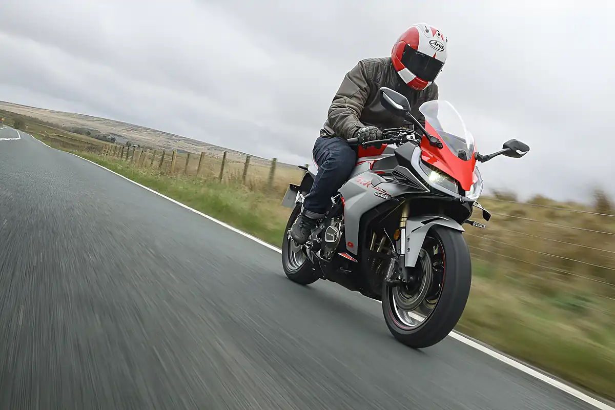 Used 2026 Qjmotor Srk 421 Rr Red/Silver - Interior and Exterior details 9