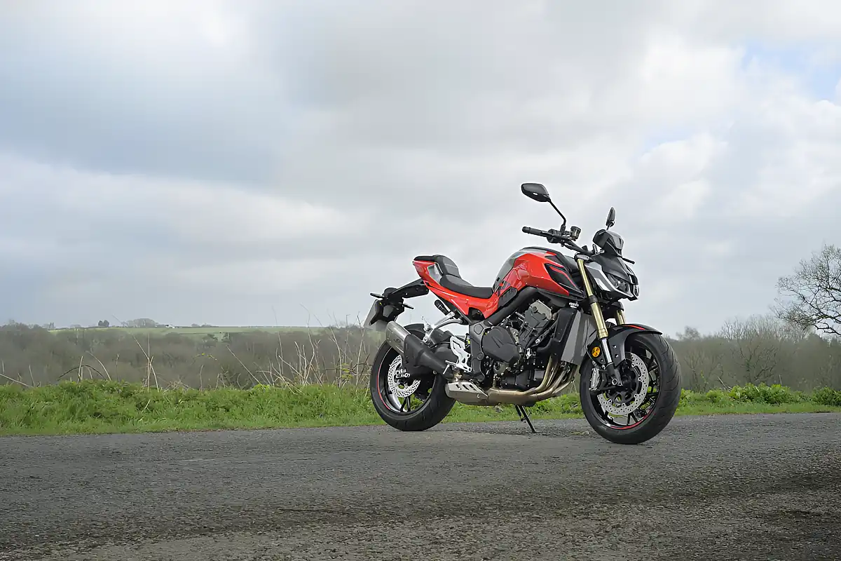 Used 2026 Qjmotor Srk 800 Red/Silver - Interior and Exterior details 9