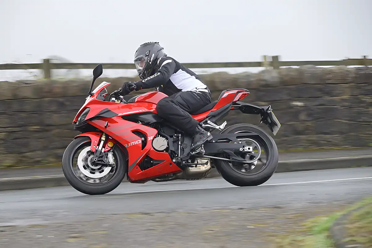 Used 2026 Qjmotor Srk 800 Rr Red/Silver - Interior and Exterior details 11