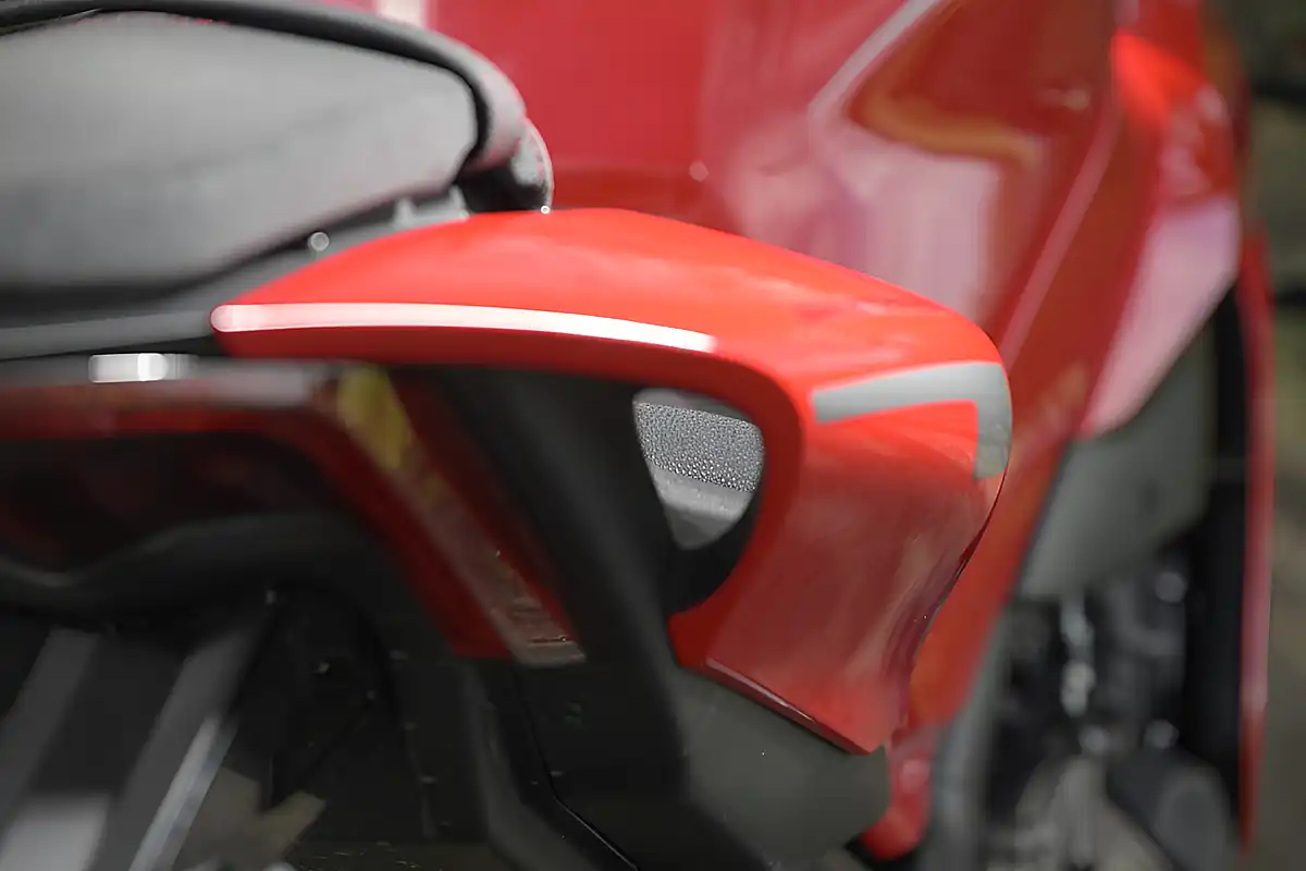Used 2026 Qjmotor Srk 800 Rr Red/Silver - Interior and Exterior details 13