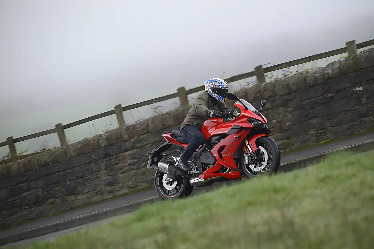 Used 2026 Qjmotor Srk 800 Rr Red/Silver - Interior and Exterior details 5