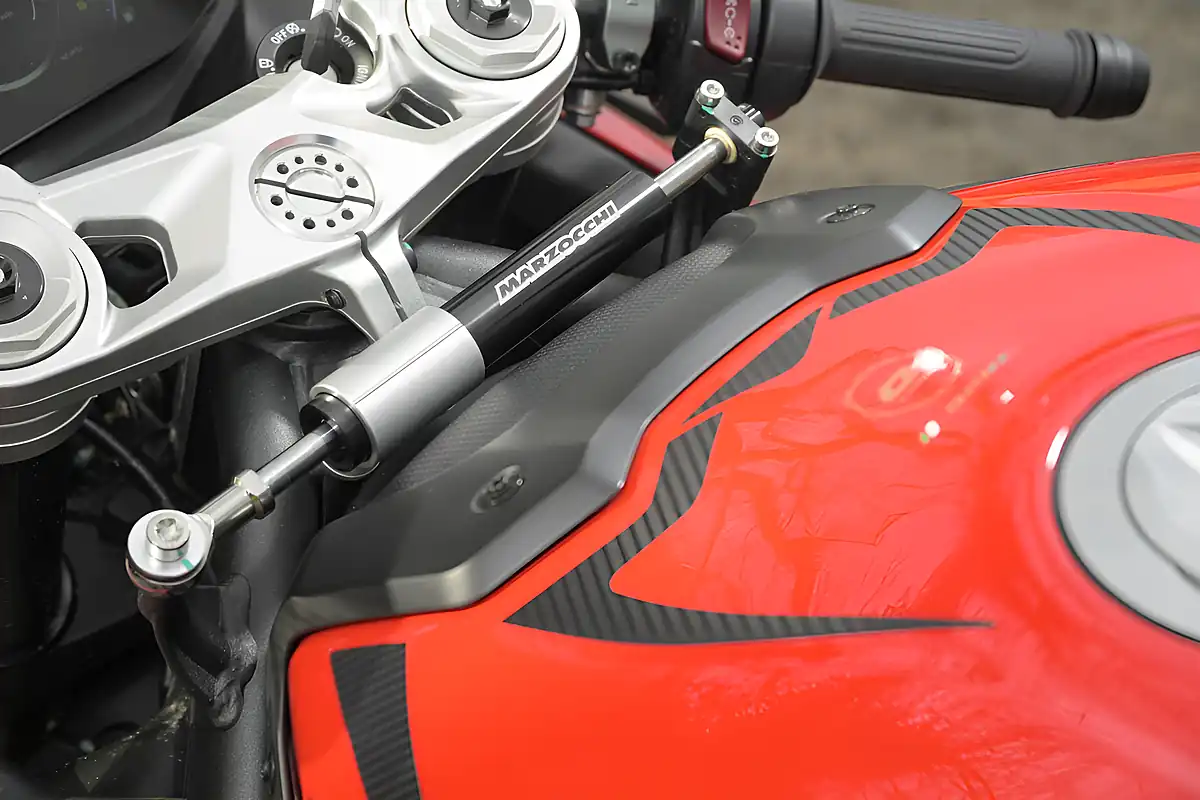 Used 2026 Qjmotor Srk 921 Rr White - Interior and Exterior details 13
