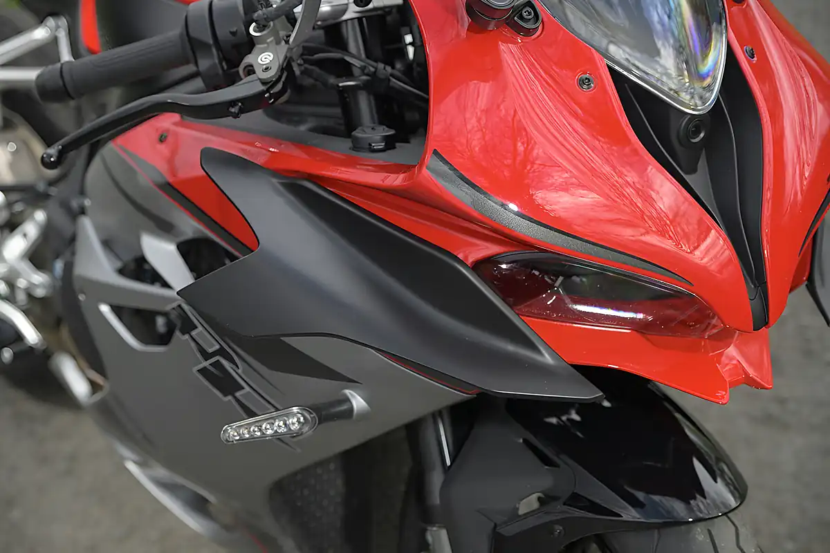 Used 2026 Qjmotor Srk 921 Rr White - Interior and Exterior details 8