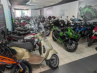 Used 2026 Qjmotor Srk J Red, Black, White - Interior and Exterior details 12