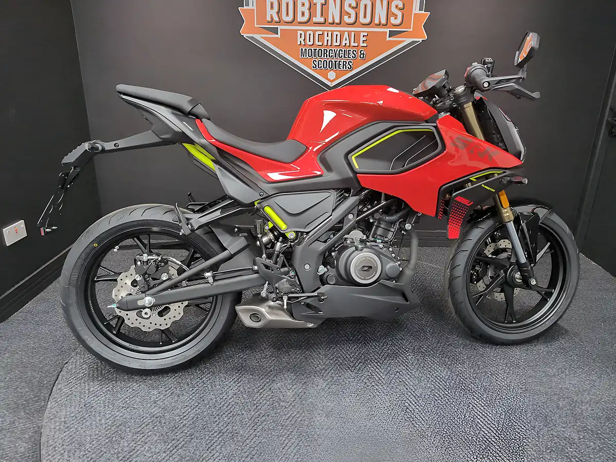 Used 2026 Qjmotor Srk J Red, Black, White - Interior and Exterior details 5