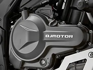Used 2026 Qjmotor Srt 600 S Red/Silver - Interior and Exterior details 11