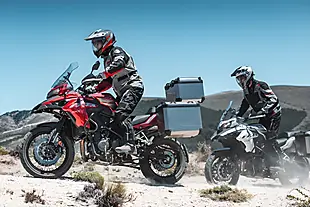Used 2026 Qjmotor Srt 600 Sx Red/Silver - Interior and Exterior details 14