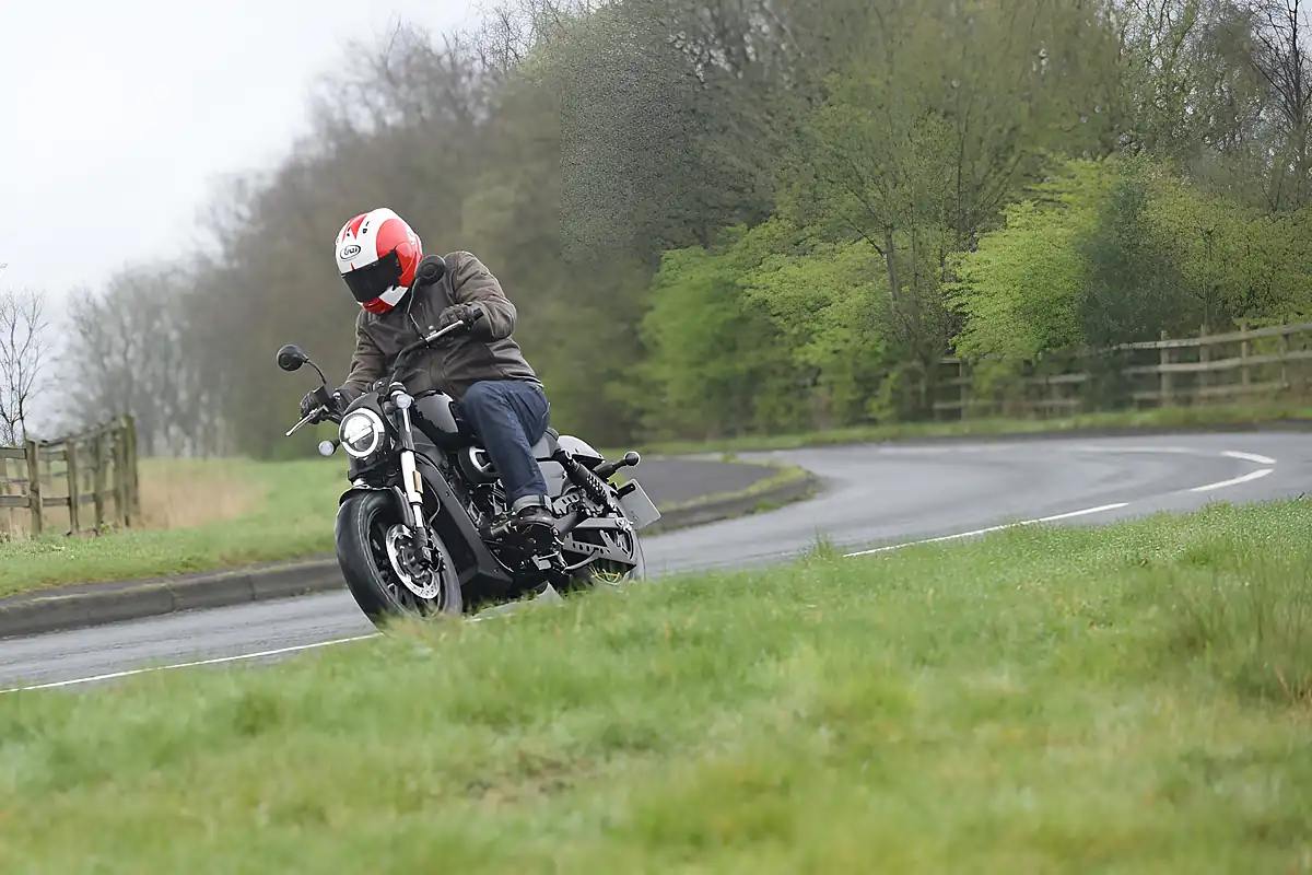Used 2026 Qjmotor Srv 125 Black - Interior and Exterior details 6