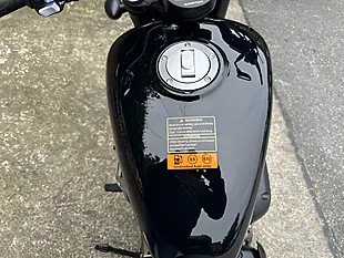 Used 2026 Qjmotor Srv 125 Black - Interior and Exterior details 11