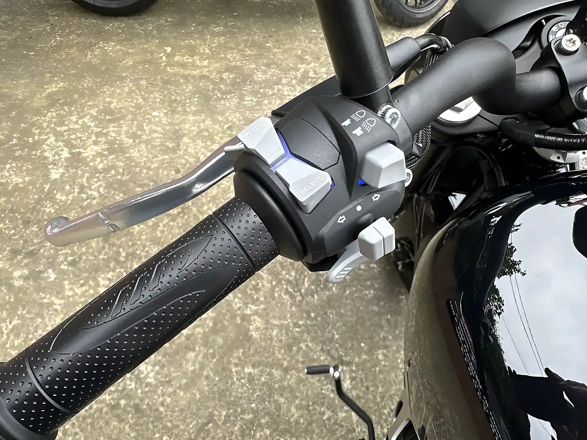 Used 2026 Qjmotor Srv 125 Black - Interior and Exterior details 12